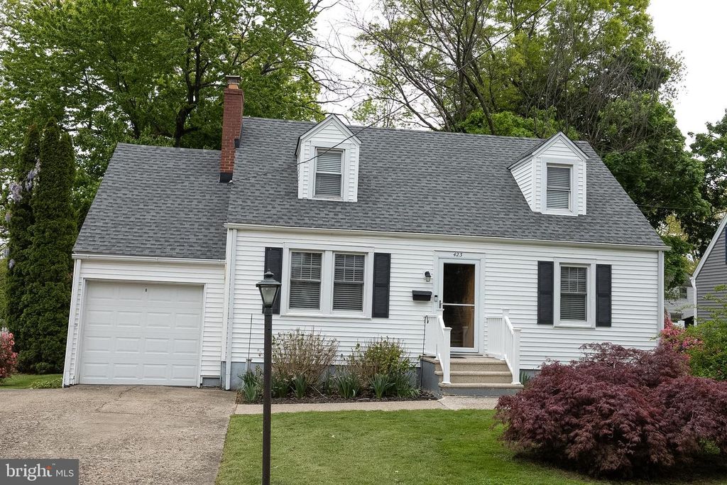 423 SUTHERLAND RD, Ewing, NJ 08618