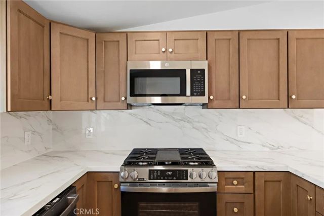 502 E Russell, Santa Ana, CA 92707