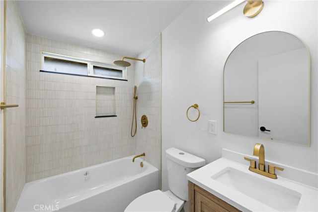 502 E Russell, Santa Ana, CA 92707