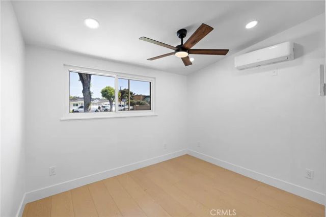 502 E Russell, Santa Ana, CA 92707