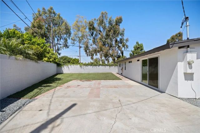502 E Russell, Santa Ana, CA 92707