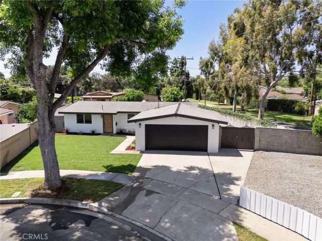 502 E Russell, Santa Ana, CA 92707