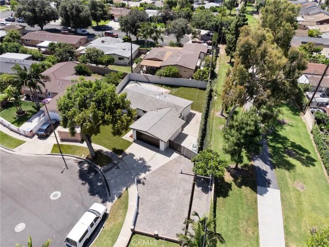 502 E Russell, Santa Ana, CA 92707