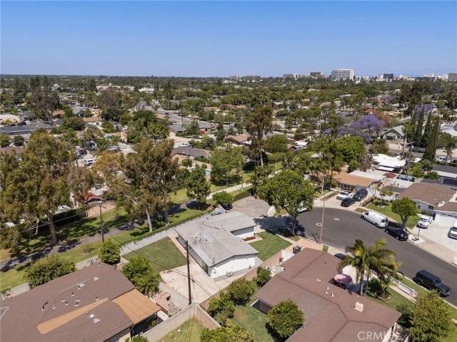 502 E Russell, Santa Ana, CA 92707