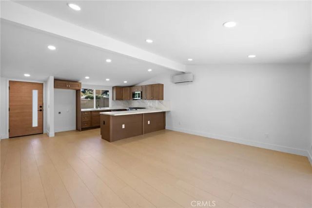 502 E Russell, Santa Ana, CA 92707