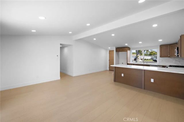 502 E Russell, Santa Ana, CA 92707
