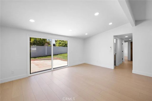 502 E Russell, Santa Ana, CA 92707