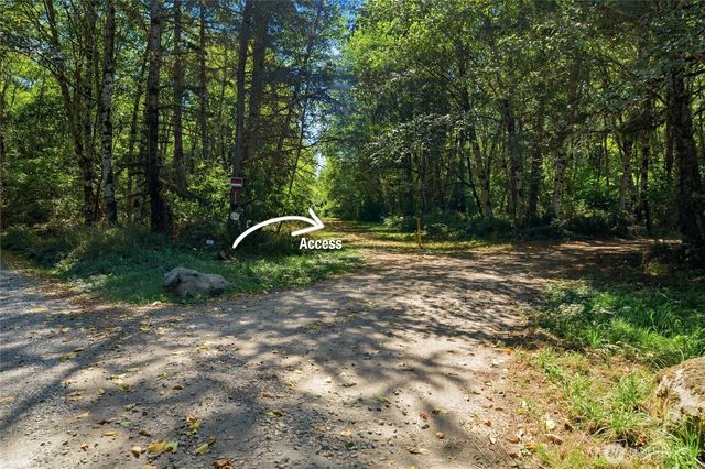 2041 E Rasor Rd, Belfair, WA 98528