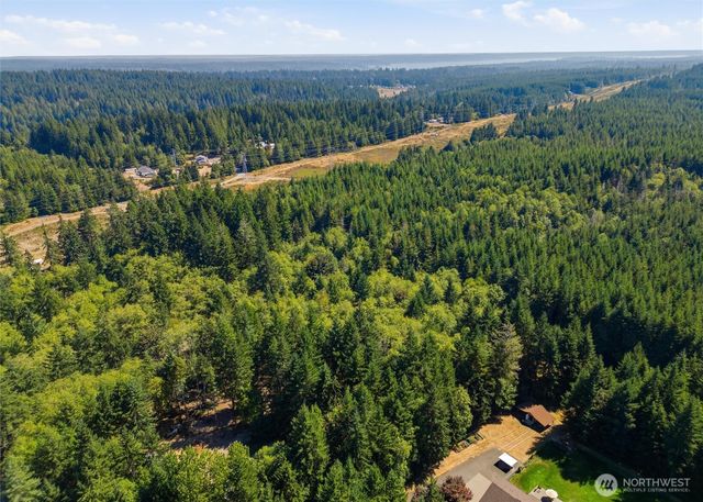2041 E Rasor Rd, Belfair, WA 98528