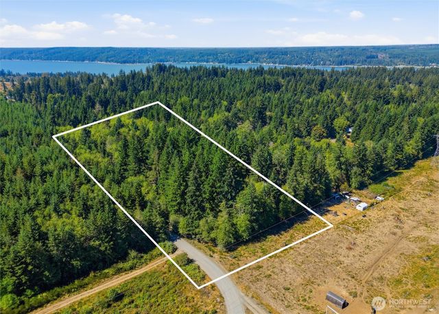 2041 E Rasor Rd, Belfair, WA 98528