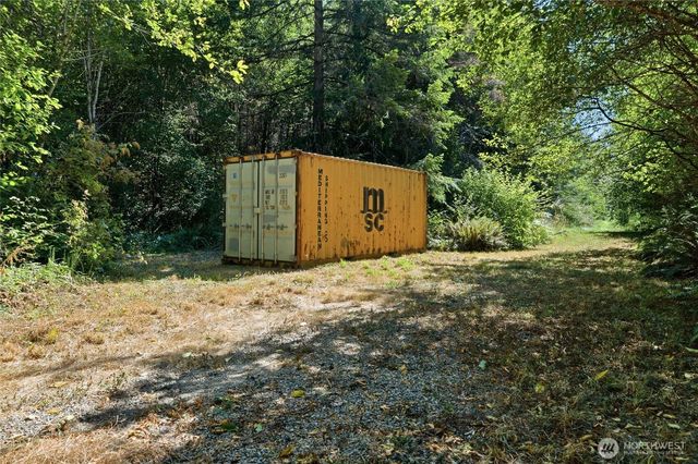 2041 E Rasor Rd, Belfair, WA 98528