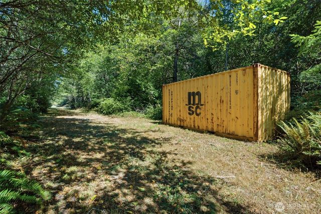 2041 E Rasor Rd, Belfair, WA 98528
