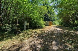 2041 E Rasor Rd, Belfair, WA 98528