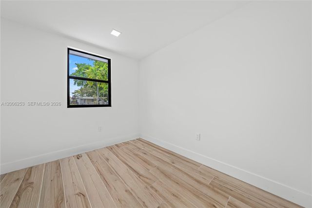 235 NW 127th St, North Miami, FL 33168