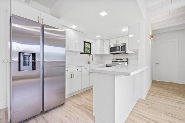 235 NW 127th St, North Miami, FL 33168