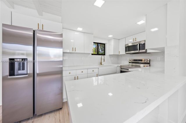 235 NW 127th St, North Miami, FL 33168