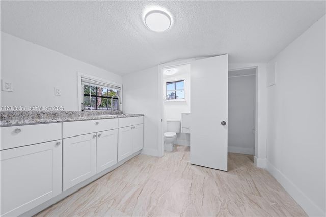 235 NW 127th St, North Miami, FL 33168