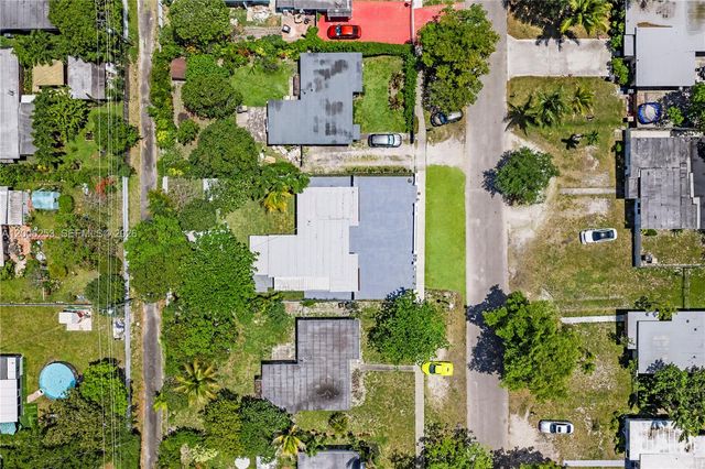 235 NW 127th St, North Miami, FL 33168