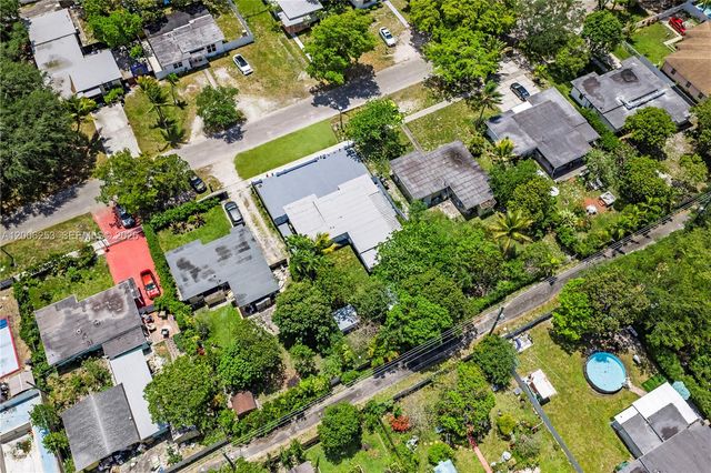 235 NW 127th St, North Miami, FL 33168