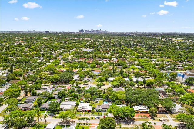 235 NW 127th St, North Miami, FL 33168