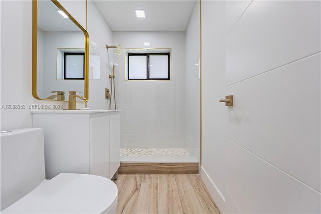 235 NW 127th St, North Miami, FL 33168