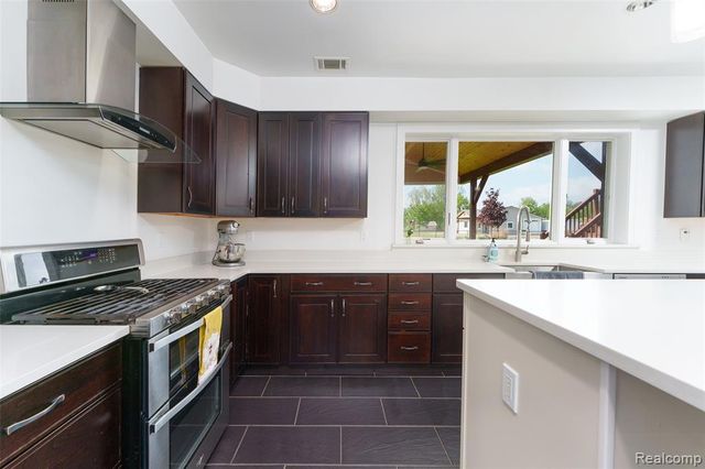 13800 12 Mile Road, South Lyon, MI 48178
