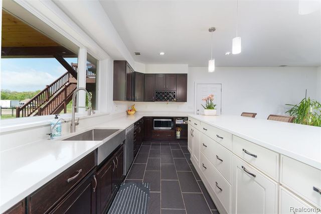 13800 12 Mile Road, South Lyon, MI 48178
