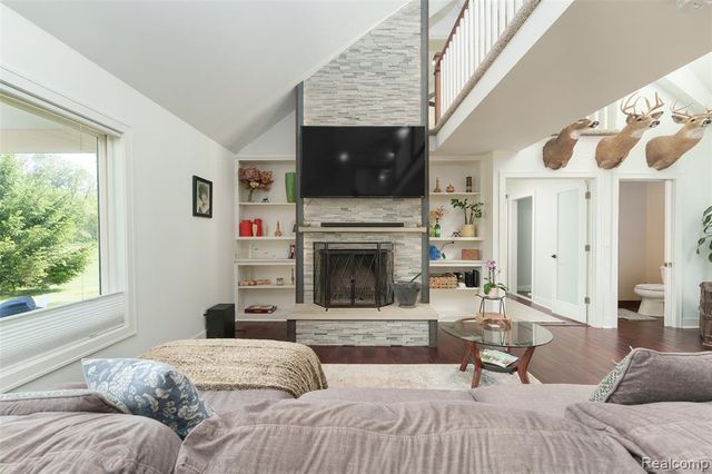 13800 12 Mile Road, South Lyon, MI 48178