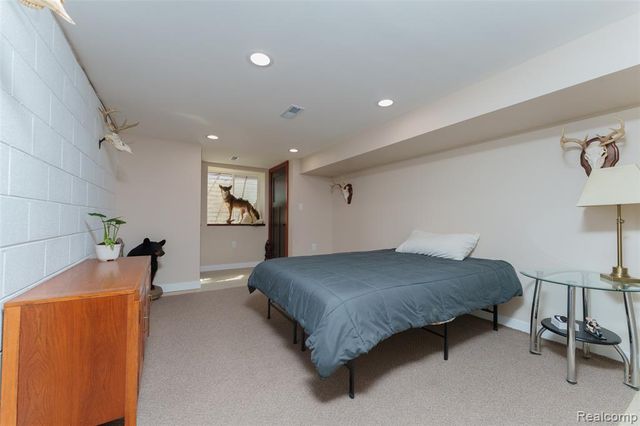 13800 12 Mile Road, South Lyon, MI 48178
