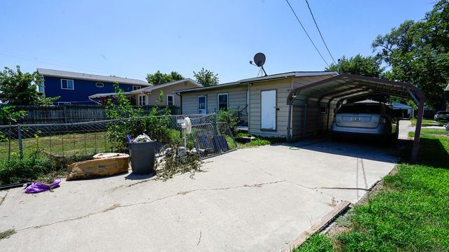 415 N 38TH Street, Council Bluffs, IA 51501