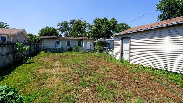 415 N 38TH Street, Council Bluffs, IA 51501