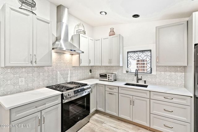 33 Kossman Street, East Brunswick, NJ 08816