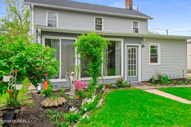 33 Kossman Street, East Brunswick, NJ 08816