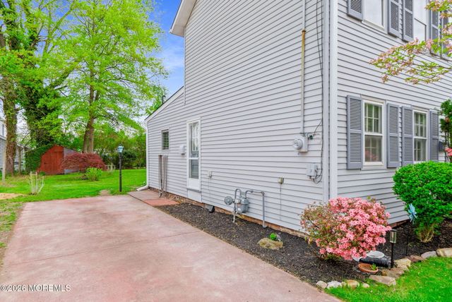 33 Kossman Street, East Brunswick, NJ 08816