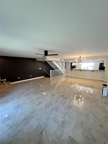 1117 S PINELLAS BAYWAY S 306, St Petersburg, FL 33715
