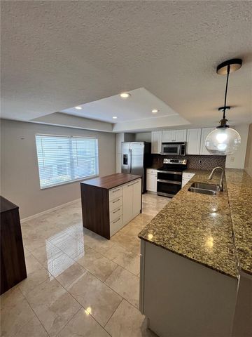 1117 S PINELLAS BAYWAY S 306, St Petersburg, FL 33715