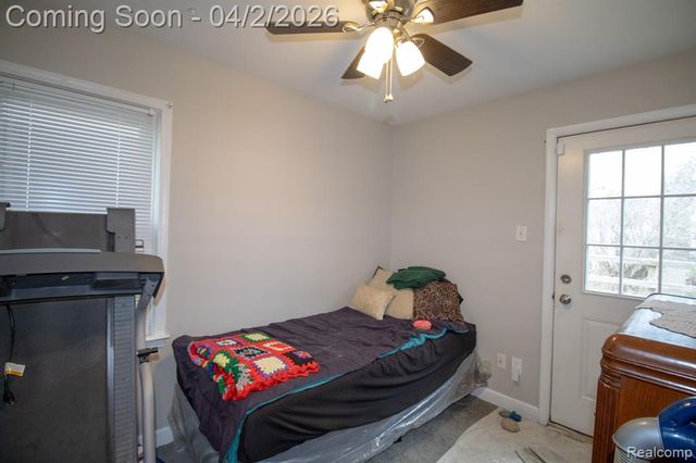 34294 Glover Street, Wayne, MI 48184