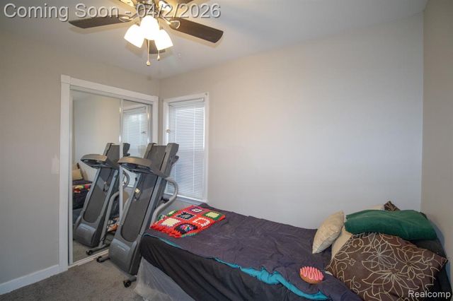 34294 Glover Street, Wayne, MI 48184