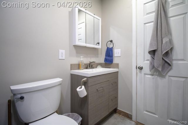 34294 Glover Street, Wayne, MI 48184