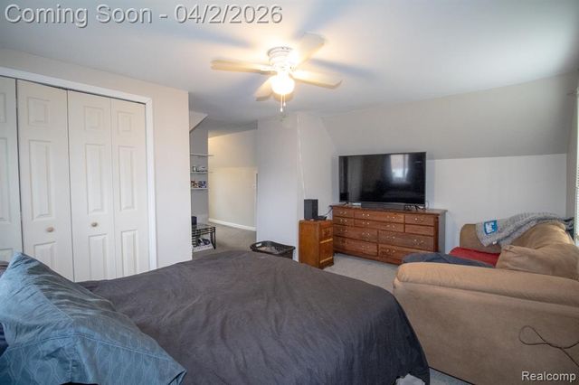 34294 Glover Street, Wayne, MI 48184