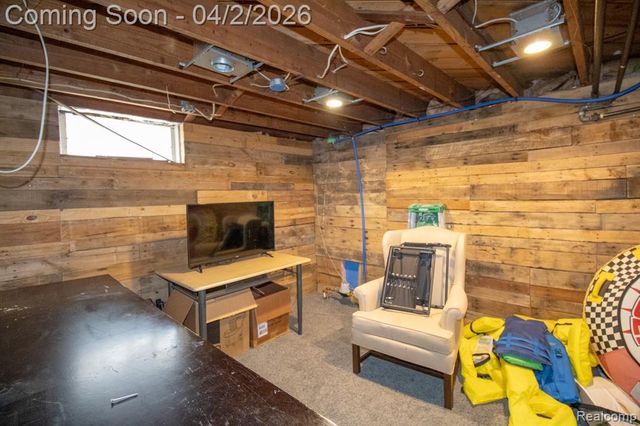 34294 Glover Street, Wayne, MI 48184