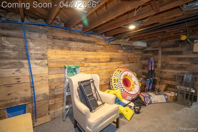 34294 Glover Street, Wayne, MI 48184