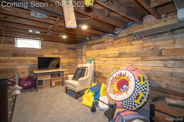 34294 Glover Street, Wayne, MI 48184