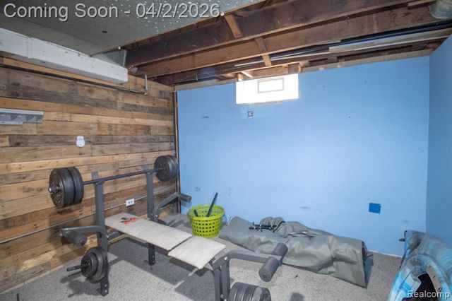 34294 Glover Street, Wayne, MI 48184