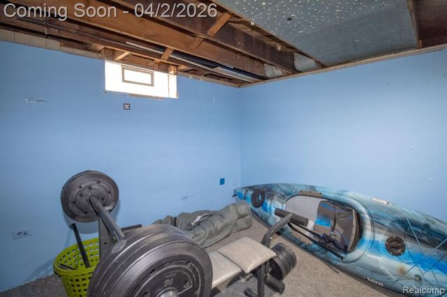 34294 Glover Street, Wayne, MI 48184