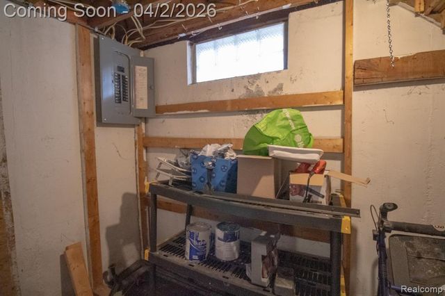 34294 Glover Street, Wayne, MI 48184