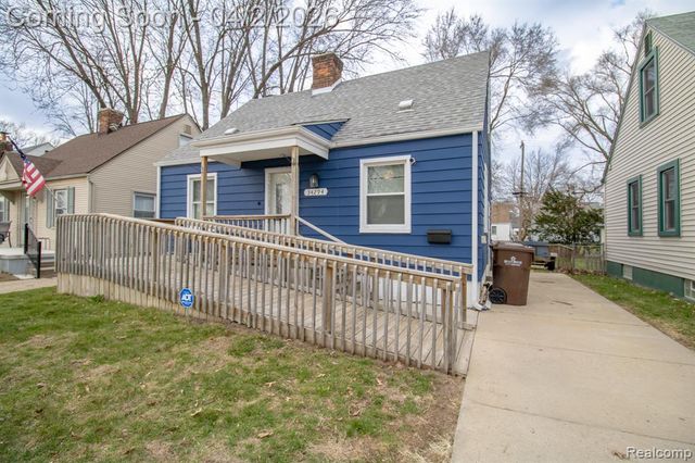 34294 Glover Street, Wayne, MI 48184