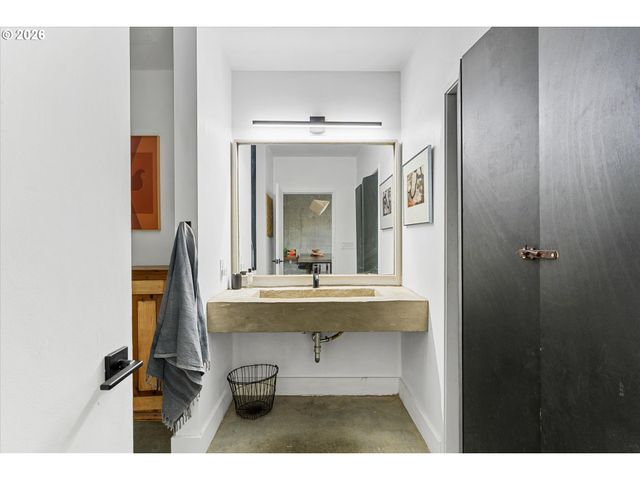 411 Nw FLANDERS St 805, Portland, OR 97209
