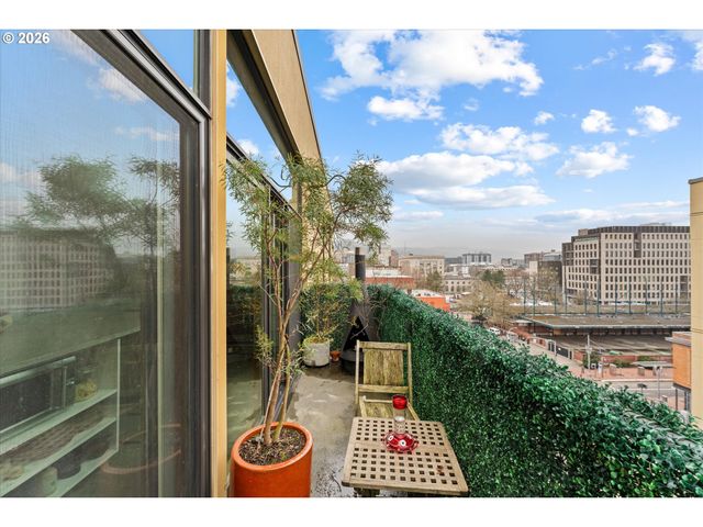 411 Nw FLANDERS St 805, Portland, OR 97209