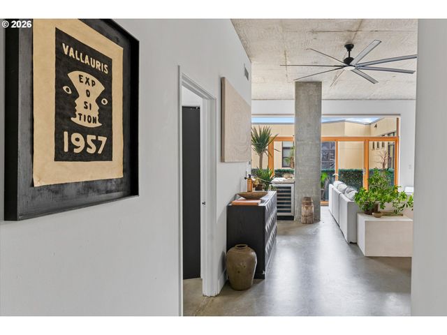 411 Nw FLANDERS St 805, Portland, OR 97209